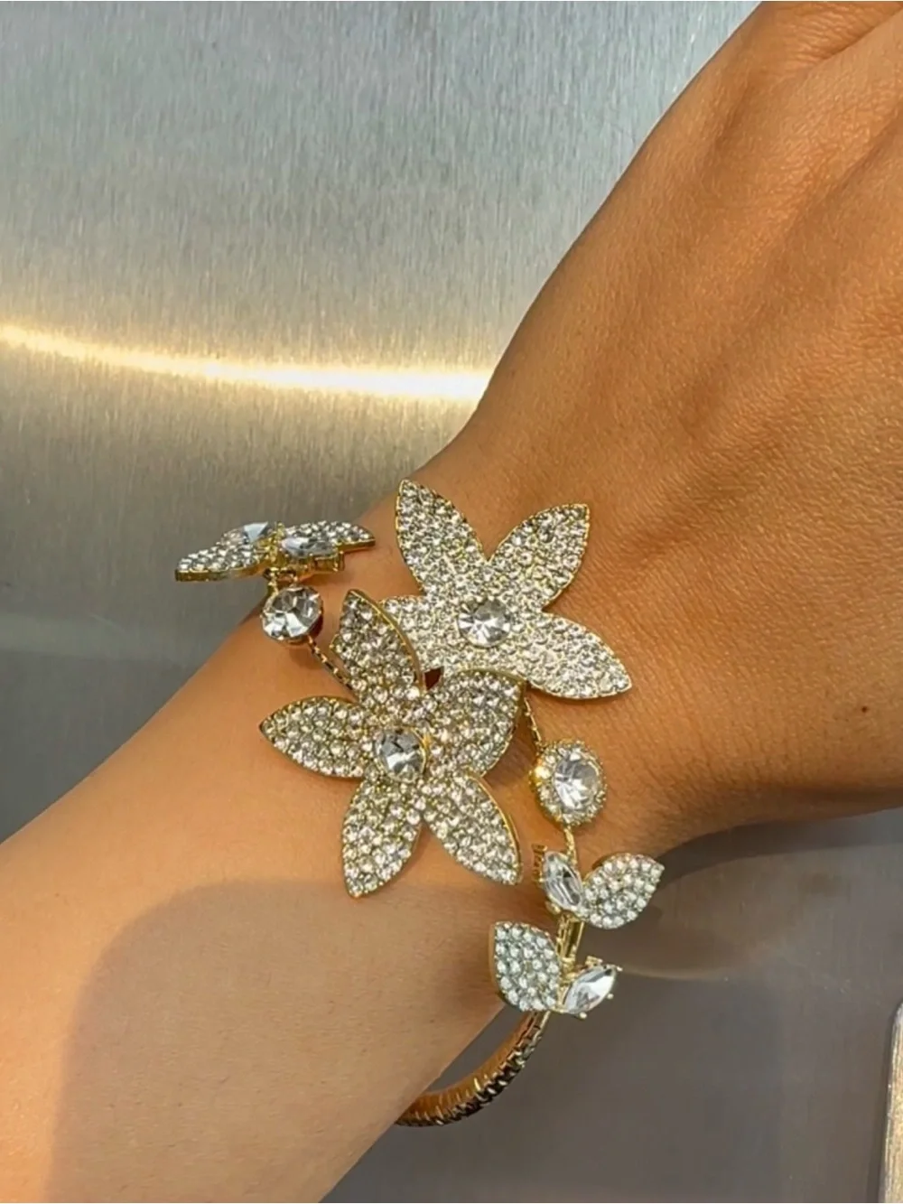 Gold Crystal Floral bracelet - Picture 3 of 3